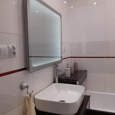 Apartament 68 Metrow شقة *